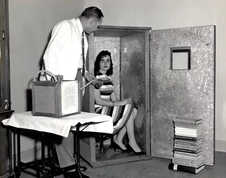 Görsel: Wilhelm Reich ve Geliştirdiği Orgon Akümülatörü