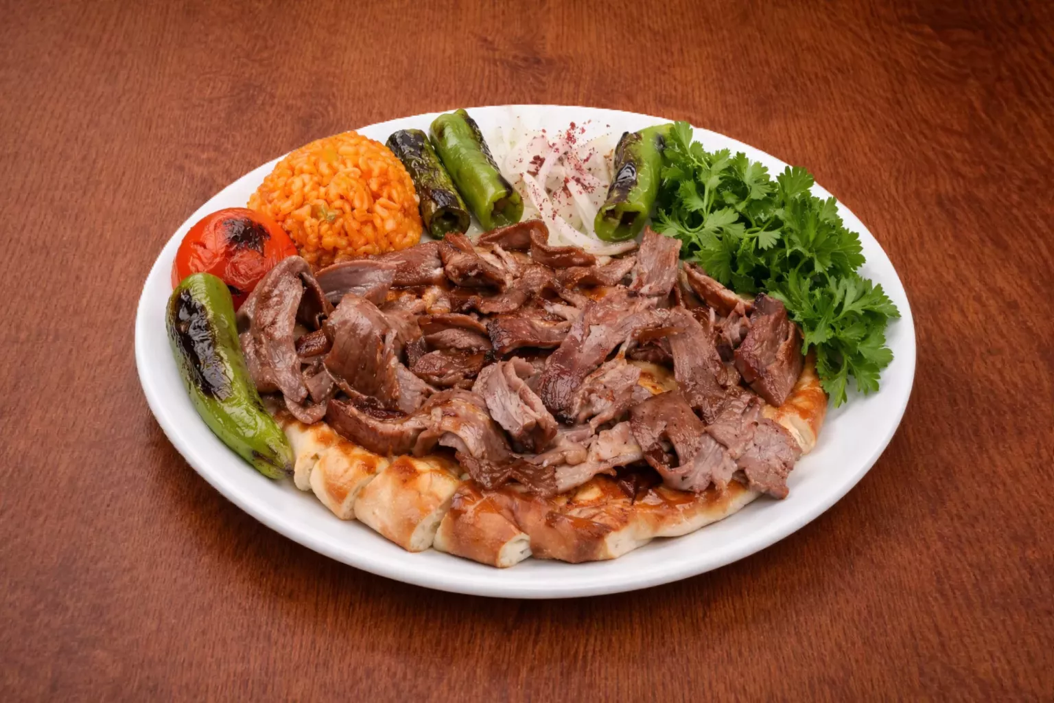 Görsel: Geleneksel Türk Mutfağı Et Döner Sokak Lezzeti